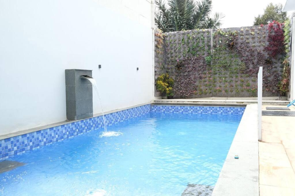 Villa 55 With Pool, Karaoke And Rooftop Bogor Eksteriør bilde