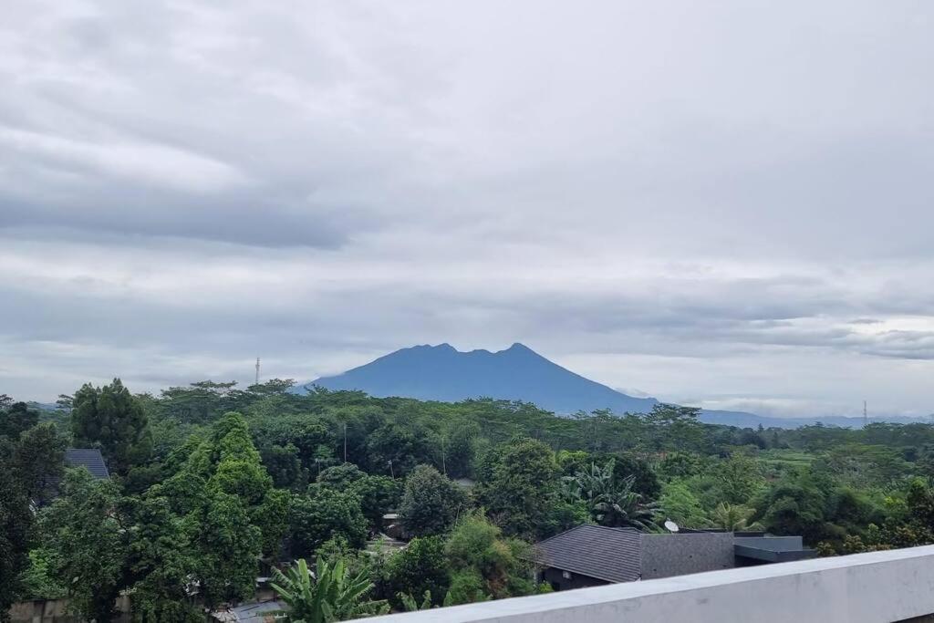 Villa 55 With Pool, Karaoke And Rooftop Bogor Eksteriør bilde
