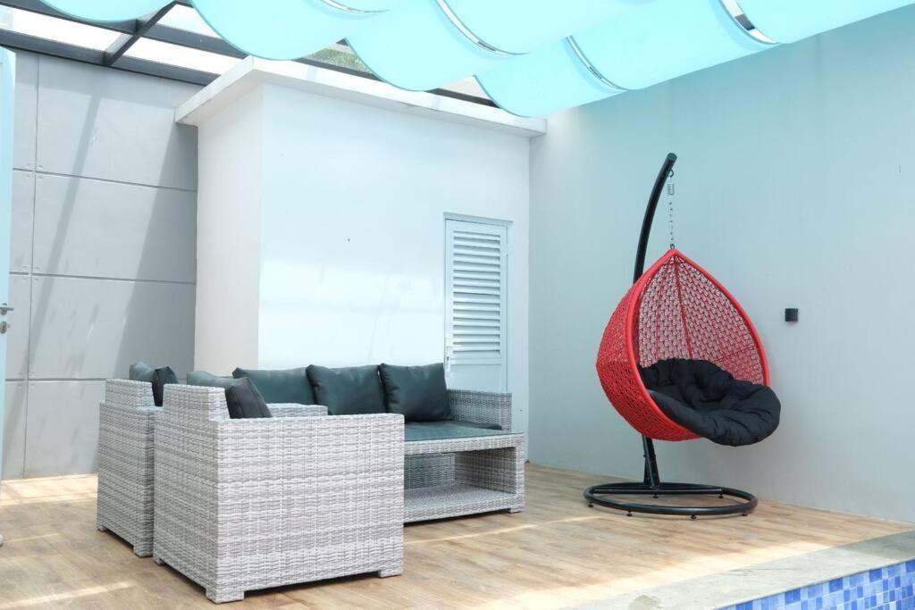 Villa 55 With Pool, Karaoke And Rooftop Bogor Eksteriør bilde