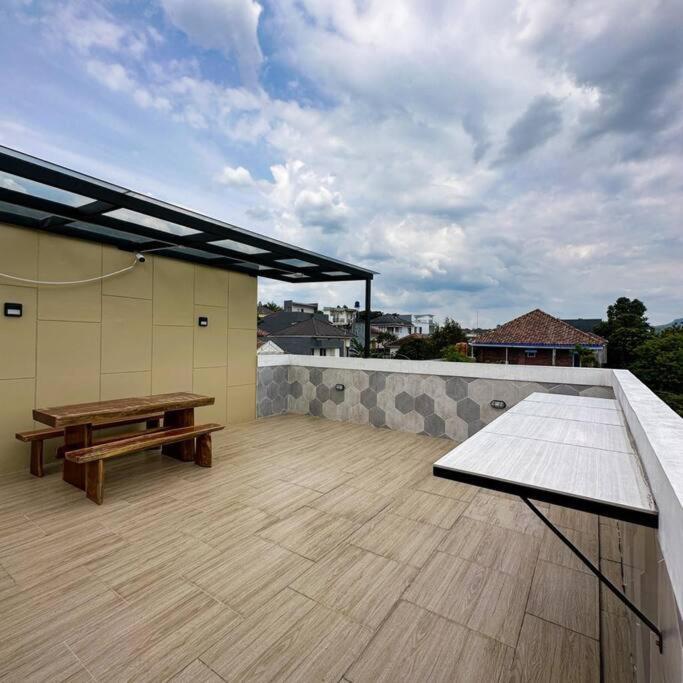 Villa 55 With Pool, Karaoke And Rooftop Bogor Eksteriør bilde